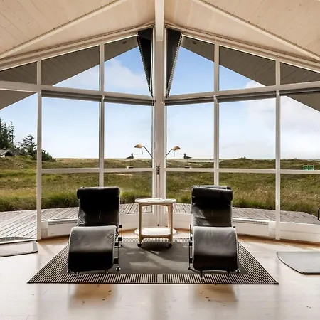 Leona - 250m To The Fjord By Interhome